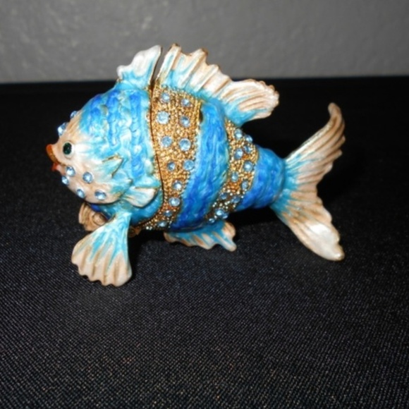 Mini Fish Jewelry Box - Picture 3 of 4